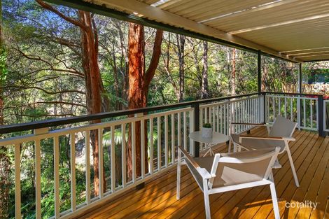 Property photo of 15 Coral Tree Place Point Clare NSW 2250