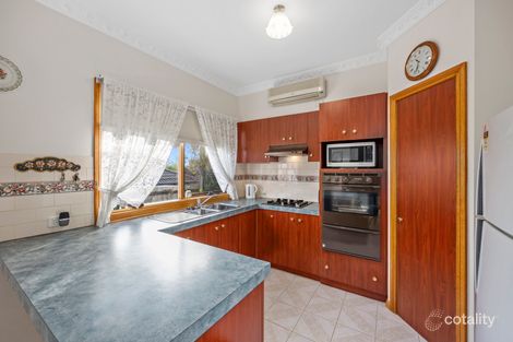 Property photo of 31 Yarraridge Drive Chirnside Park VIC 3116