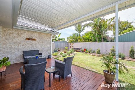 Property photo of 8 Sinclair Place Ningi QLD 4511