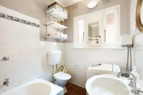 Property photo of 1/2 Boondara Grove St Kilda East VIC 3183