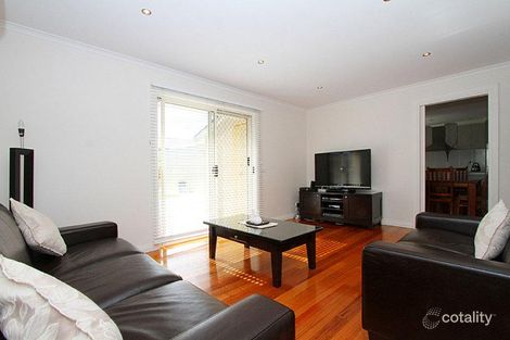 Property photo of 18 Boyle Crescent Mill Park VIC 3082