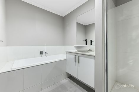 Property photo of 11 Harrison Way Pakenham VIC 3810