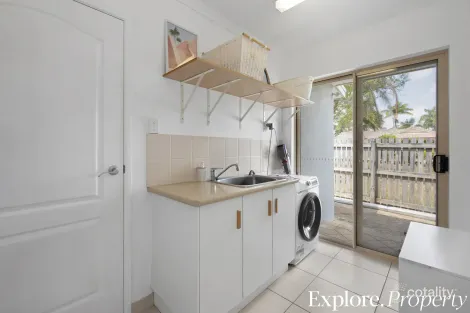Property photo of 16 Seacove Court Eimeo QLD 4740