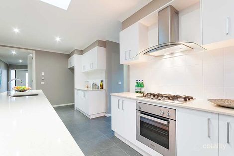 Property photo of 11 Riverway View Craigieburn VIC 3064