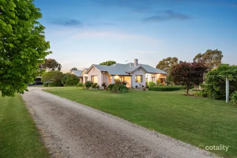Property photo of 48 Yaamba Drive Riddells Creek VIC 3431