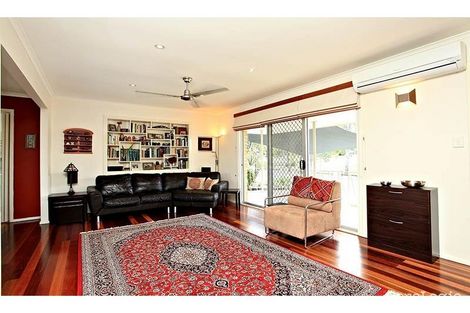 Property photo of 28 Craigslea Street Chermside West QLD 4032