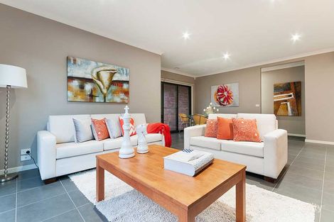 Property photo of 11 Riverway View Craigieburn VIC 3064