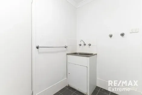 Property photo of 4/9 Lakeside Drive Joondalup WA 6027