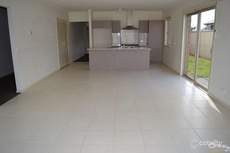 Property photo of 15 Bluehills Boulevard Pakenham VIC 3810
