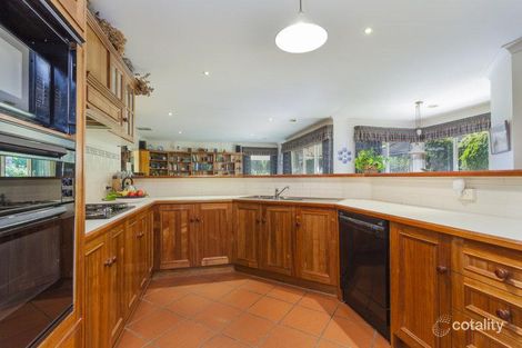 Property photo of 7 Mulquiney Crescent Highton VIC 3216