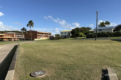 8-10 Crichton St, Sarina Beach, QLD 4737
