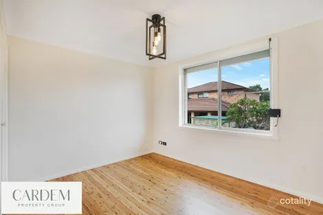 Property photo of 8 Jarrah Place Bossley Park NSW 2176