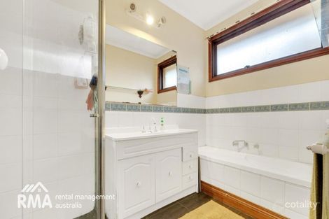 Property photo of 18 Kelvin Grove Werribee VIC 3030