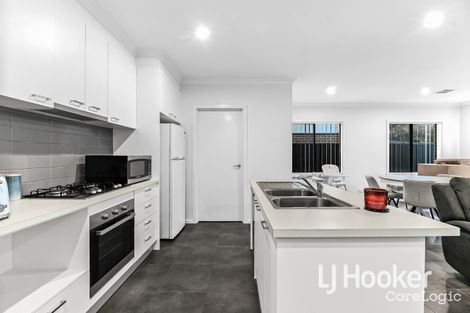 Property photo of 13/23 Atlantic Drive Pakenham VIC 3810