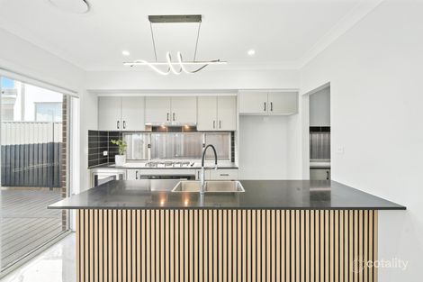 33 Parhelion St, Austral, NSW 2179