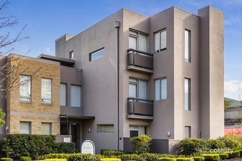 32/3-4 Sovereign Point Ct, Doncaster, VIC 3108