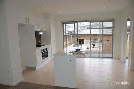 Property photo of 19 Woodright Circuit Cranbourne VIC 3977