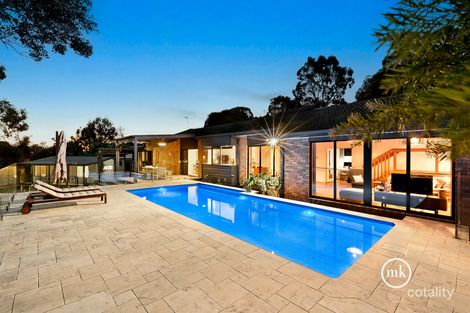 Property photo of 2 Bronwyn Court Research VIC 3095