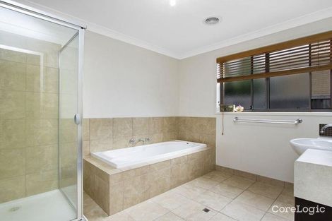 Property photo of 40 St Andrews Close Wallan VIC 3756