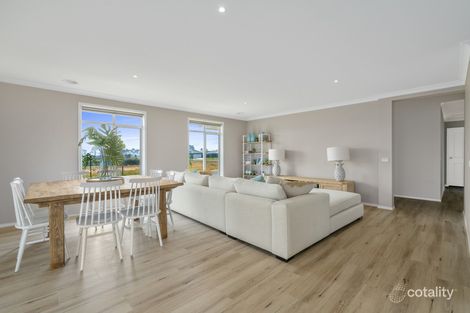 Property photo of 2 Wallace Street Sale VIC 3850