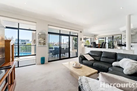 Property photo of 10 Eunamara Retreat Halls Head WA 6210