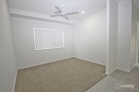 Property photo of 15 Maximillian Crescent Deebing Heights QLD 4306