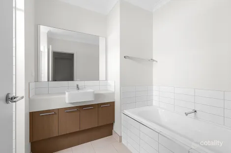 Property photo of 19 Kyogle Avenue Point Cook VIC 3030