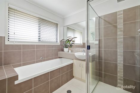 Property photo of 8 Liriope Drive Kirkwood QLD 4680