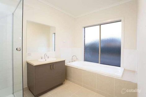 Property photo of 12 Grainger Circuit Point Cook VIC 3030