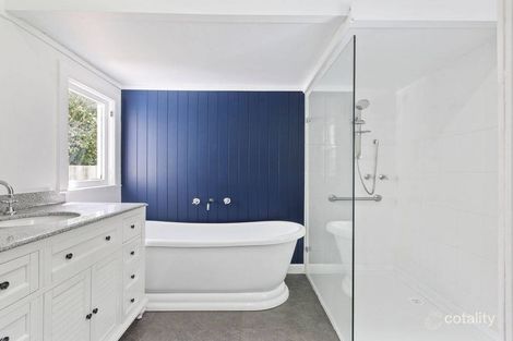 Property photo of 27 Ravenscourt Crescent Mount Eliza VIC 3930