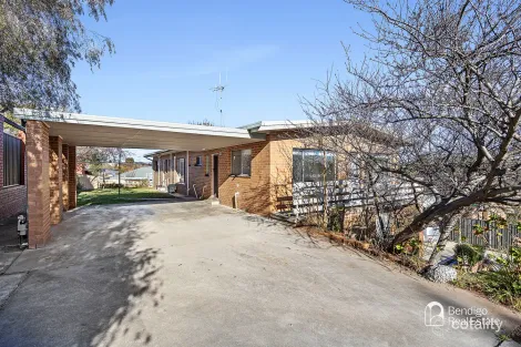 2/24 Bank St, Kangaroo Flat, VIC 3555