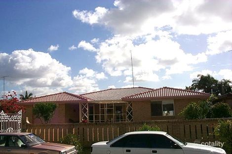 9 Carmel Ct, Broadbeach Waters, QLD 4218