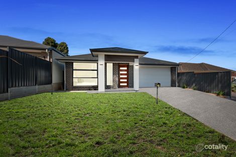8b Bolton Rd, Para Hills, SA 5096