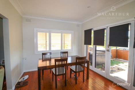 Property photo of 13 Plumpton Road Kooringal NSW 2650