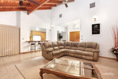 Property photo of 18 Dunraven Court Sydenham VIC 3037