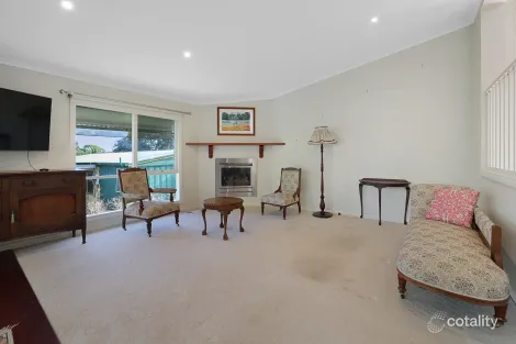 Property photo of 142 Princes Way Drouin VIC 3818