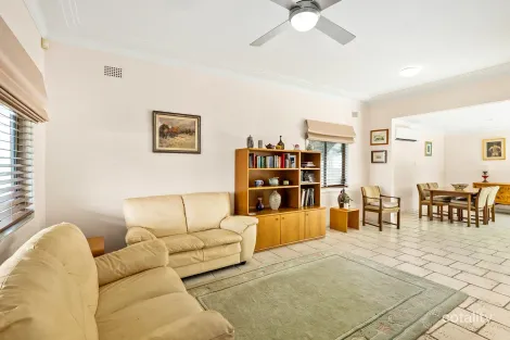 Property photo of 16 Rickard Road Unanderra NSW 2526