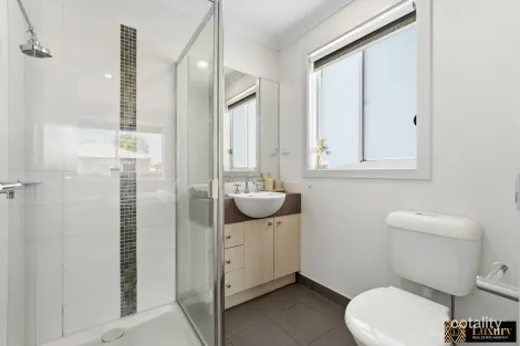 Property photo of 73 Hamish Drive Tarneit VIC 3029