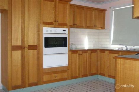 Property photo of 2/58 Thames Boulevard Werribee VIC 3030