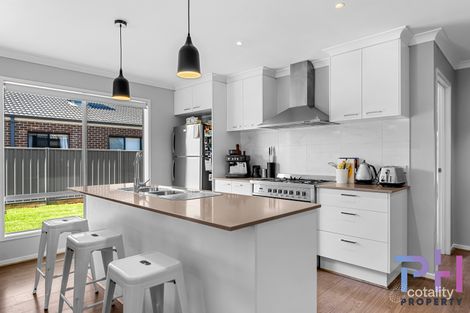 Property photo of 66 Yellowgum Drive Epsom VIC 3551