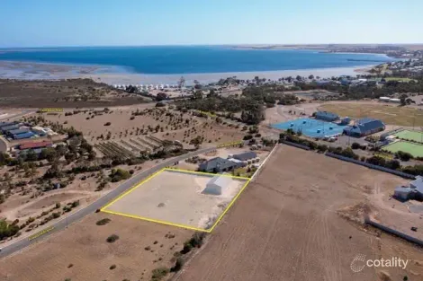 4 Anastasia Ave, Streaky Bay, SA 5680