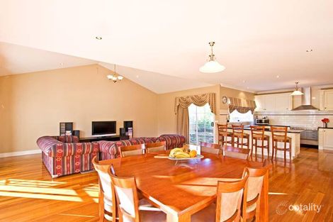 Property photo of 26 Hannah Pascoe Drive Gowanbrae VIC 3043