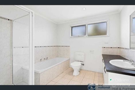 Property photo of 8 Sylvan Avenue Keysborough VIC 3173