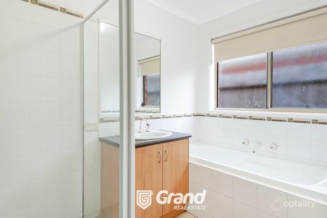 Property photo of 6 Kulkami Way Cranbourne West VIC 3977