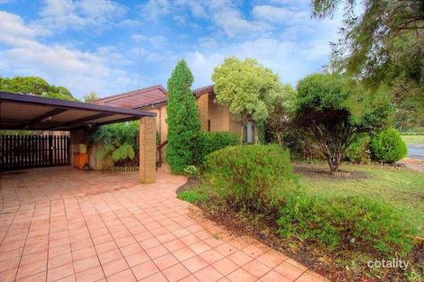 52 Chalcot Dr, Endeavour Hills, VIC 3802