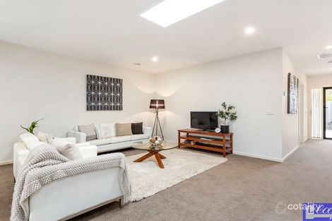 Property photo of 2/28 Eramosa Road East Somerville VIC 3912