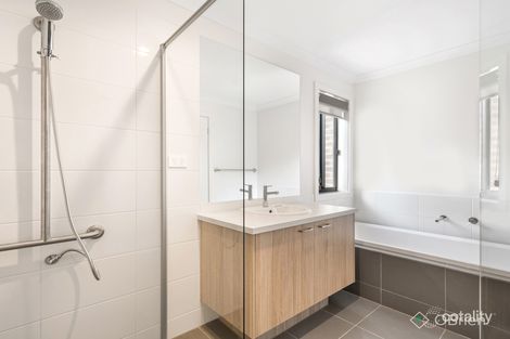 Property photo of 9 Sutton Crescent Carrum Downs VIC 3201