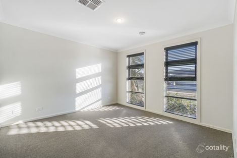 Property photo of 26 Stringybark Avenue Brookfield VIC 3338