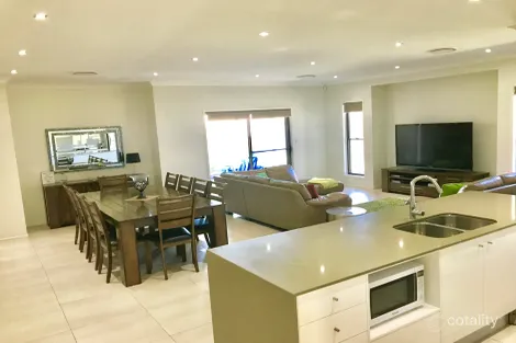 Property photo of 68 Coaster Circuit Vincentia NSW 2540