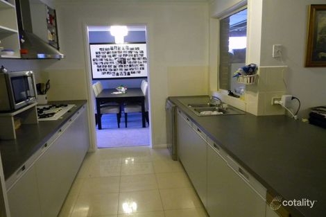 Property photo of 4 Lawrence Court Cranbourne North VIC 3977